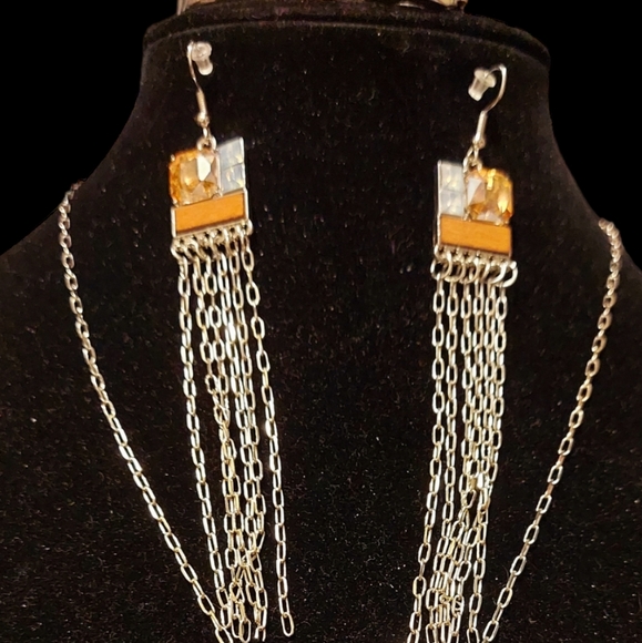 Jewelry - Picture 2 of 3